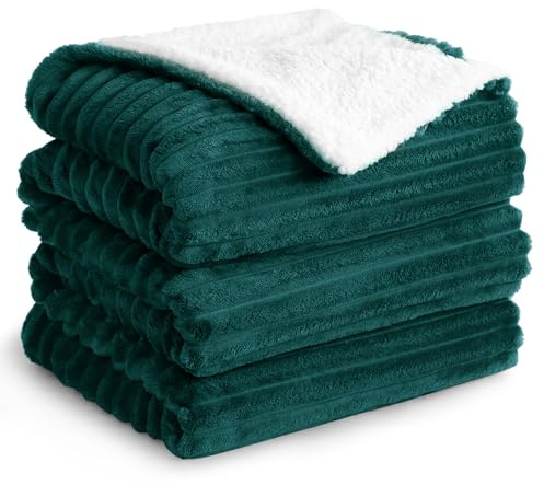 Aisbo Dicke Cord Sherpa Decke Dunkelgrün - Warme Kuscheldecke Flauschig 230x270 Winter Plüsch Kuscheldecken als Sofadecke Couchdecke Riesen Überwurf Wohndecke