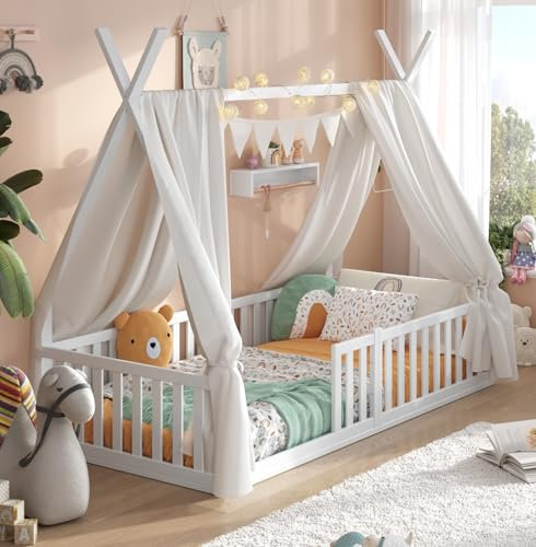 ALAVYA HOME® Kinderbett Hausbett Bodenbett Sky Set mit Deko und Matratze I FSC® zertifizierte inkl. Rausfallschutz & Lattenrost (Hausbett mit Deko Weiß und Matratze, 90 x 200 cm)