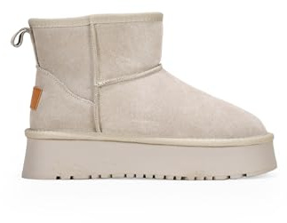 BOSANOVA Botines Estilo australianos confeccionados en Serraje Piel con caña Media de 12 cm, Detalle de Logo, Forro de Pelo y Suela de Plataforma de 4.5 cm. Sin Cierre. Calzado para Mujer Taupe 37
