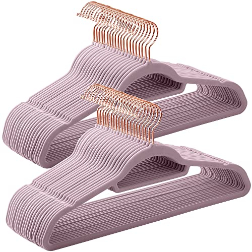 SONGMICS Kleiderbügel Samt, 50er Set, Bügel, rutschfest, kleine Stange für Krawatten, 360° drehbarer Haken, 0,6 cm dick, platzsparend, 43,5 cm lang, für Mäntel, Hosen, Roségold-Zartlila CRF021GP50