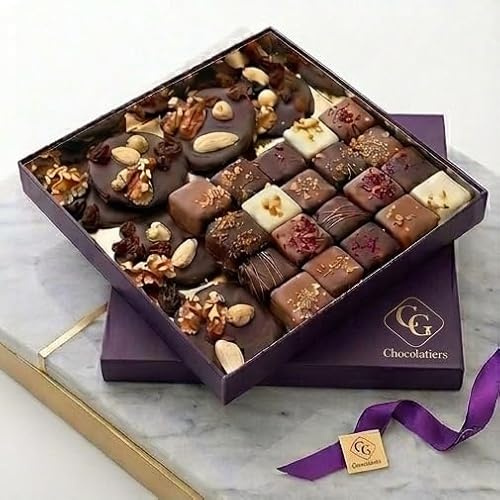 CG CHOCOLATIERS - Boîte de Chocolats Excellence 300g Panier Garni Coffret Gourmand à Offrir Idéal pour Cadeau Fête des Mères Fête des Pères Anniversaire Noël Retraite