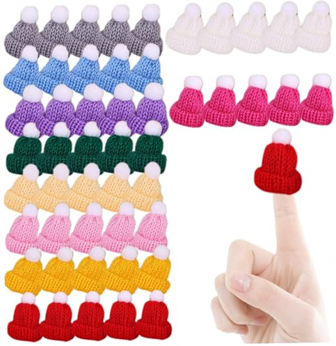 Hbbgdiy 50 st mini tomteluvor färgglada stickade små hattar 3,5 x 4,6 cm mjuk blekningsbeständig gör-det-själv-docka för hantverk smyckestillverkning julfest dekor och små prydnadstillbehör