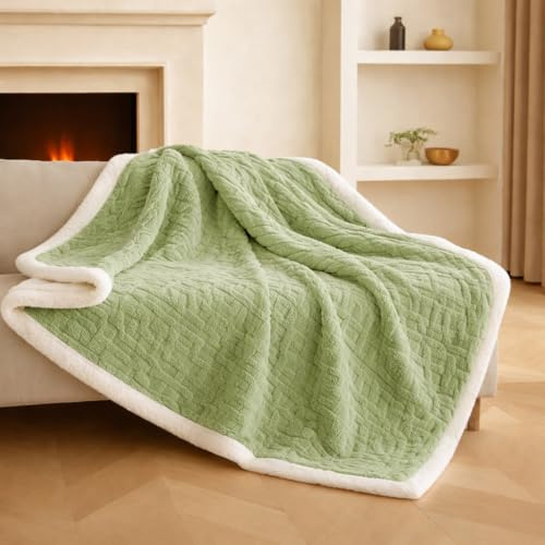 XXL pläd 230 x 200 cm BOSALONI HOME – supermjuk och varm filt med elegant struktur, dekorativ pläd för soffa och säng, perfekt för höst och vinter – pastellgrön