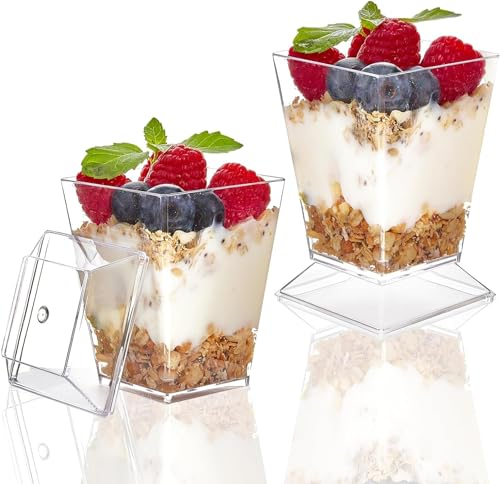Wubushan Dessertbecher plastik mit deckel, Dessertschalen Eckig Plastik Wiederverwendbar, Dessertgläser mit Löffeln, Parfait Vorspeisenbecher für Tiramisu Desserts Pudding Mousse (30PCS/160ml)