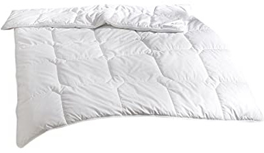 Traumschlaf Thinsulate Winterbettdecke – leichte & warme Funktionsfaserdecke mit 3M Thinsulate Füllung – klimaregulierend & feuchtigkeitsregulierend – Baumwollbezug & Längssteppung – 135x200 cm