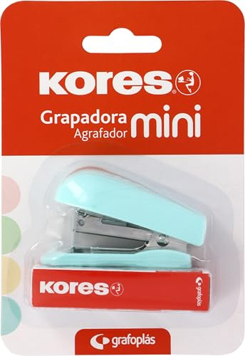 Kores - Mini cucitrice blu soft + 1000 graffette 24/6, compatibile con 26/6, capacità 12 fogli carta 80g, 6x4,5x3cm, distanza pinzata 17mm, ideale come materiale da ufficio, perfetto per astuccio