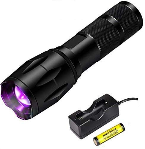 BESTSUN helles Schwarz UV-Licht Taschenlampe zoombaren Leistungsstark UV-LED Wasser resistent cat-dog-pet Urin Detektor Bettwanzen Finder Hund Fleckenentferner (mit 18650 Akku & Ladegerät)