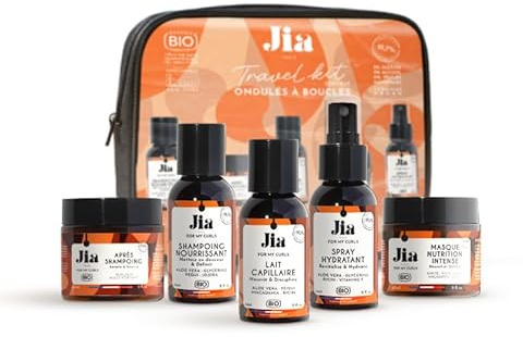 Jia Paris – Travel Kit Cheveux Ondulés & Bouclés – Routine nomade complète : shampoing, après-shampoing, lait capillaire, spray hydratant & gelée – Formats voyage 60ml – Pochette réutilisable