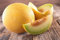 Lote de 50 semillas de melon piña - carne anaranjada, dulce, jugosa y muy perfumada - fácil de cultivar - la planta puede dar hasta 6/8 frutos - vigorosa y muy ramificada - semillas reproducibles