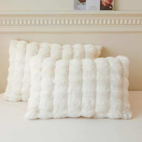 LIFEREVO 2 Pack Fluffy Faux Rabbit Fur Standard Pillow Cases 50x75cm, Beige | Soft Plush Bubble Bed Pillowcases with Zipper, Washable Furry Fuzzy Ivory Long Pillow Shams Bedroom Living Room Office