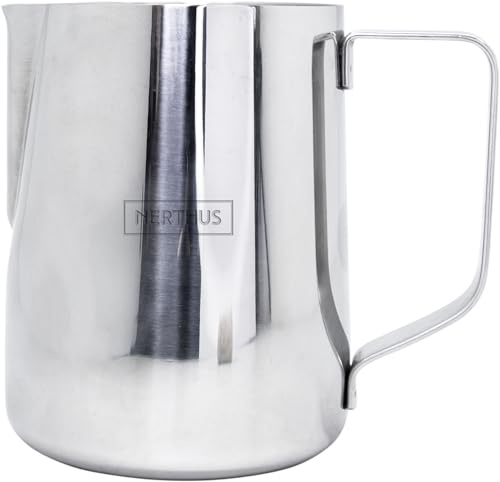 NERTHUS FIH 1458 Lattiera in acciaio inox 600ml, caraffa per montare il latte, con misure in ml e once, ideale per caffè, cappuccino e latte art.