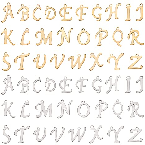 UNICRAFTALE 52 Stück Klein Edelstahl Alphabet Charms A-Z Buchstabe Anhänger in 2 Farben - Gold Hypoallergene Schmuck Für Name Valentinstag Schmuckherstellung