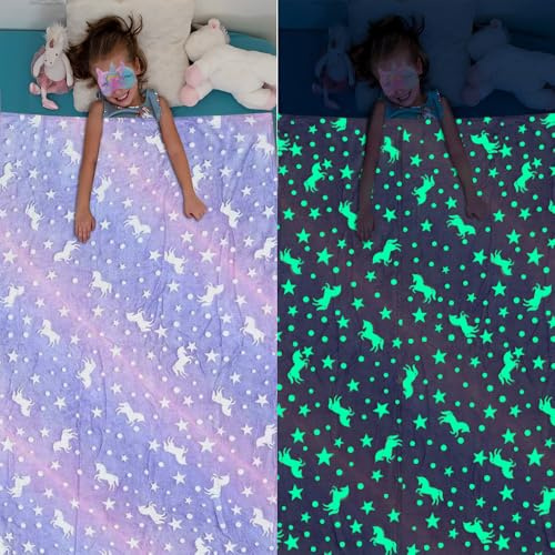 CHMMY Couverture Licorne pour Enfants, Brillent au Dark Cadeau, Chaude en Flanelle avec Motifs Étoiles et Poneys pour Filles, Masque Yeux Gratuit (Licorne Violet)