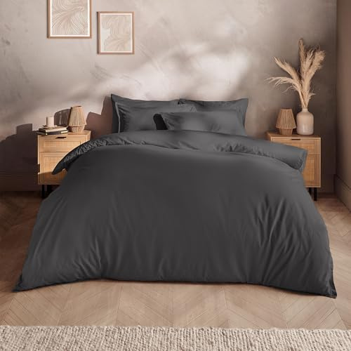 Silentnight Washed Cotton Rich Duvet Set - Soft & Comfortable Touch - Luxurious Oxford Edge Border with Button Fastening - Modern Linen-Look Quilt Cover + Pillowcase Bed Set, King, Grey Charcoal