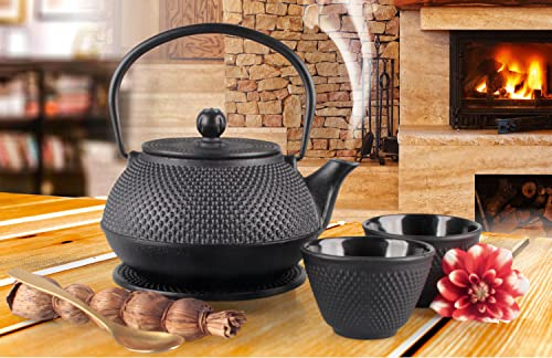 Gusseisen-Teekanne-Set mit Edelstahl-Filter und 2 Bechern plus Untersetzer | Hochwertiges Teeservice | Teeliebhaber | asiatischen Arare-Muster