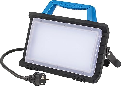 as - Schwabe OPTILINE LED Baustrahler 24 W 1920 Lumen - mit Schutzkontaktsteckdose + USB - Mobiler Scheinwerfer - 3m Kabel - Arbeitsleuchte mit Ein- und Ausschalter - extrem robust - IP54, 46344