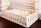 Mandrele - Montessori Bett, Bodenbett mit Lattenrost, Rausfallschutz Bett, Kinderbett, Holzbett mit Bettgestell für Jungen und Mädchen, 200x90cm, Natur Holz