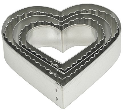 Mrs. Anderson’s Baking 42155 Cookie and Fondant Cutters, Graduated Crinkle Hearts, 5-Piece Set with Storage Tin