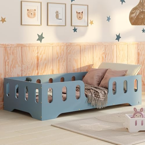 smartwood Golvsäng 80x180 Blå - Montessori Barnsäng i trä med FSC-certifikat - TILA 2 med fallskydd och ribbotten, belastningsbar upp till 230 kg - Enkel montering