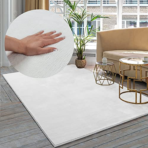 the carpet Premium Moderner Hochflor Langflor Wohnzimmer Teppich, Super Soft, Kunstfell, Flauschig, Felloptik, Creme, 60 x 110 cm