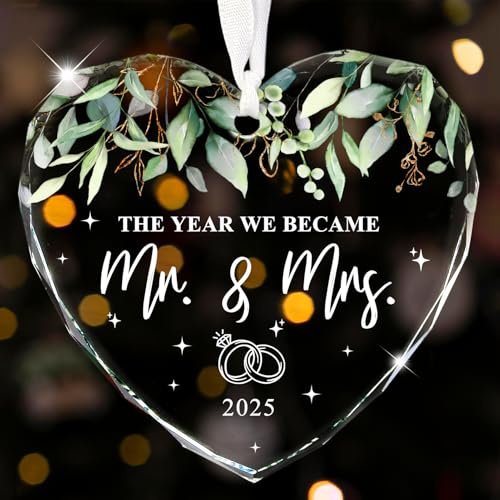 First Christmas Married Ornament 2025, Heart-Shaped Glass Wedding Ornament, Wedding Gifts for Couple, Newlywed Mr and Mrs Christmas Decoration