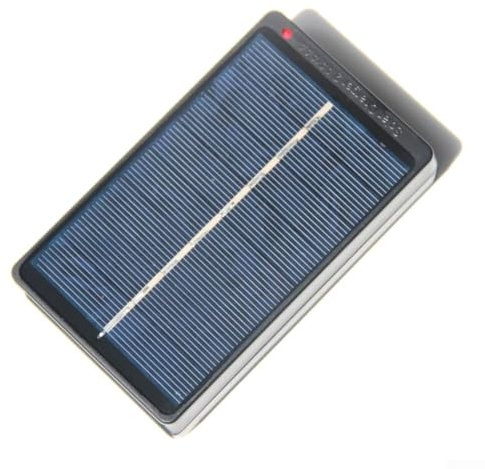 Hosrivae Scatola di ricarica solare per 2 pile ricaricabili AA AAA, pannello da 1 W 4 V con luce di stato LED, alimentazione compatta, circuito anti-inversione