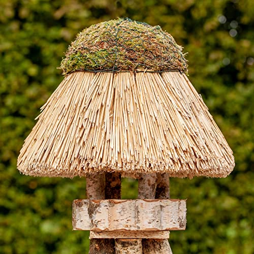 VOSS.garden Vogelhäuschen Amrum mit Reetdach, Naturbelassene Birke 23cm große Futterplatte, Vogelhaus Futterstation Naturbelassene Vogelfutterstation