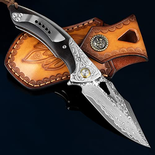 NedFoss GRIFFON Couteau pliant Damas, Lame de 9 cm en 67 couches d'acier vg10, Manche en santal précieux, Etui en cuir épais, avec clip ceinture, Idéal pour collectionner, offrir, chasser