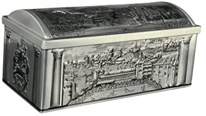 MediMuc Nostalgietruhe - wunderschöne Aufbewahrungsdose mit Motiv einer mittelalterlichen Stadt - lebensmittelecht - Keksdose - Maße: (L x B x H): 23,3 x 11,5 x 11,0cm - Volumen ca. 2,9L