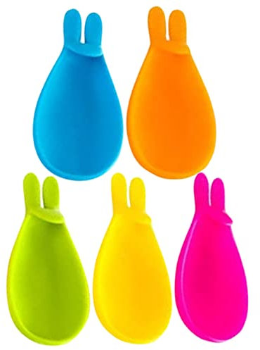 BESTOYARD Porta Bustine Di Tè e Cucchiaini in Silicone Alimentare a Forma Di Coniglio, Set Da 5 Pezzi Colorati, Antiscivolo e Riutilizzabile, Accessorio Per Preparazione Tè e Segna Bicchiere Per Feste