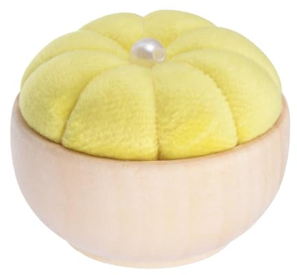 QUARKZMAN Coussin à Épingles en Bois avec Support en Bois pour Aiguilles, Mignon et Pratique, Idéal pour la Couture, le Matelassage, la Broderie et les Loisirs Créatifs, Jaune