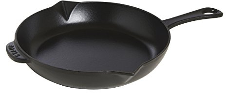 STAUB Bratpfanne / Schmorpfanne aus Gusseisen, 26 cm, mit Ausgießer, mit mattSchwarzer Emaillierung im Inneren der Pfanne, für alle Herdarten inkl Induktion & Backofen, Schwarz