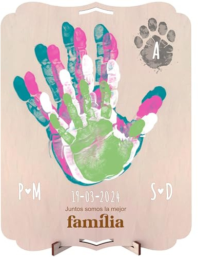 nagu® Famiglia. Cornice Impronte Neonato. Regalo in Legno 30x22 cm, Spazio per Impronta Piede e Mano del Bebè o di tutta la Famiglia e Foto. Include Supporto e Kit di Lettere per Nomi e Date