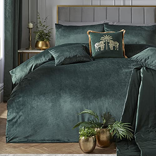 Laurence Llewelyn-Bowen - Bottle Green Velvet Duvet Cover Set - Super King Bedding Size (260 x 220cm) - 2 Pillowcases - Soft Touch - Designer - Green Luxury Bedding Set - Velvet Bedding in Dark Green