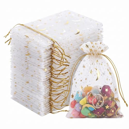 FIQLUL 100 Piezas Bolsitas de Organza 7x9 cm, Bolsas de Regalo Pequeñas con Estampado de Estrellas y Lunas Dorado, Bolsitas de Tela con Cordón para Joyas, Dulces, Boda, Comunión y Detalles, Blanco