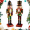 Szhhrxi 2024 Nussknacker Figur, 2 Große Nussknacker Weihnachtsfiguren aus Holz, Nussknacker Soldat im Erzgebirge-Stil, Handbemalter Traditionelle Weihnachtsdeko Nussknacker (A)