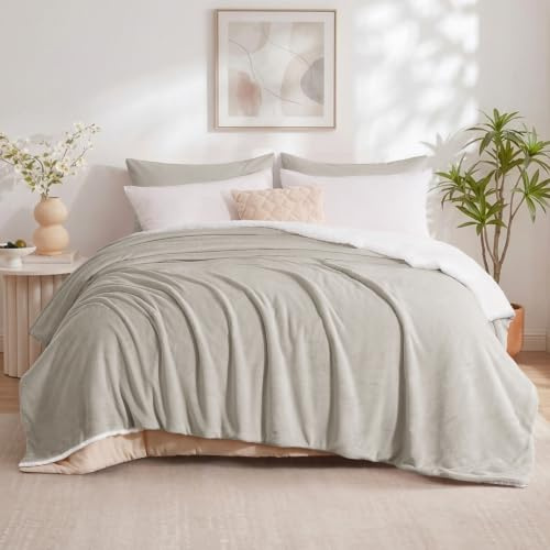 Aisbo Sherpa Fleece Throw Blanket Beige - Fluffy Thick Super King Size Blanket Extra Large Throw for Bed, Warm Soft Solid Microfiber Throws for Couch Sofa, 230x270cm