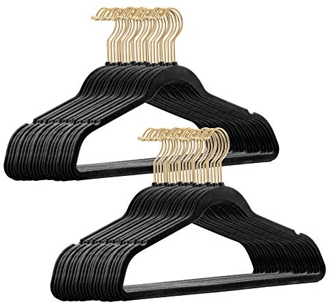 50 Stück hochwertige Samt Kleiderbügel in der Farbe Schwarz mit Gold Look Haken/Anti-Rutsch/von StickandShine