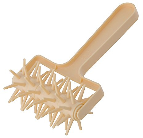 Paderno Rullo Bucasfoglia, Veloce e Efficiente per bucare la Pasta, in POM, Lavabile in Lavastoviglie, Lunghezza 11.5 cm