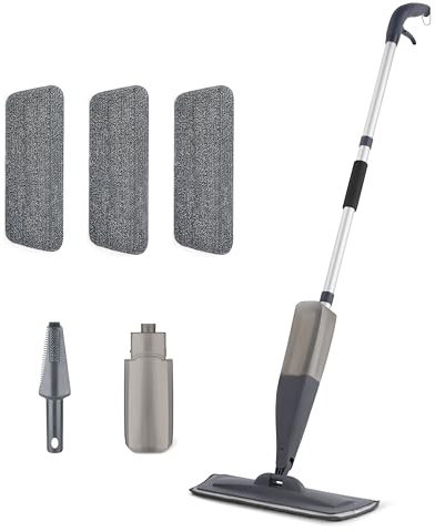 Amazon Basics - Mocio Lavapavimenti a Spruzzo per Pavimenti Bagnati e Asciutti con 3 Panni Lavabili e Raschietto
