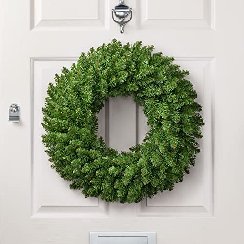 Christow Plain Christmas Wreath for Front Door, Luxury Artificial Spruce Wreath, Home Xmas Decoration, Natural Looking Dual Tone PVC Needles, Easy hanging, Wall Window Mantlepiece (60cm / 200 Tips)