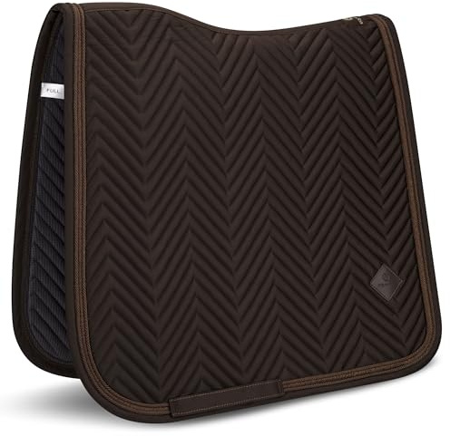 Equimour Dressurschabracke Pure Chocolate – Satin Schabracke für Pferde, anatomisch, atmungsaktiv mit Bamboo Lining & Glitzerborde, veganes Leder-Patch, edles Reitzubehör für Dressur