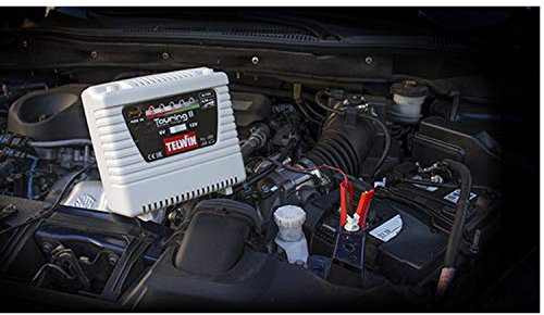 Caricabatteria Caricabatteria Portatile, Monofase Per Carica Di Accumulatori Al Piombo Con Tensione Di 12 V, Con Protezione Contro Cortocircuiti Ed Inversioni Di Polarità. Dotato Di Led Di Segnalazione Dello Stato Di Carica Della Batteria.