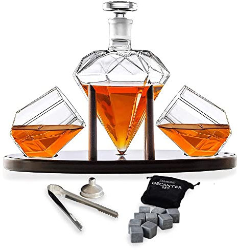 MikaMax - Diamond Decanter Deluxe - Whisky-Dekanter-Set - 850 ml - Inklusive Dekanter-Ständer - Inklusive 2 diamantförmigen Whiskygläsern - Luxus Whiskeykaraffe - Diamant-Design