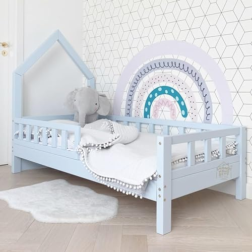Hausbett 120x200 Mit Rausfallschutz Himmelblau - LILO NUO - Kinderbett 120x200 Solid - Kinderbett Haus - Rausfallschutz Bett Holz für Kinderzimmer - Kinderbett Mädchen und Jungen
