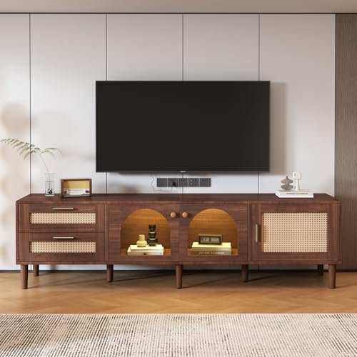 Seyakany - Mueble para TV (180 cm, 180 cm), color marrón con 2 cajones de ratán, 2 puertas de cristal curvadas y 1 puerta de ratán, iluminación LED, ofrece un almacenamiento elegante, mueble de TV