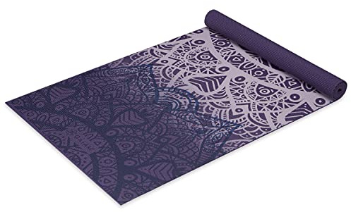 Gaiam Yogamatte, klassischer Druck, rutschfeste Trainings- und Fitnessmatte für alle Arten von Yoga, Pilates und Bodentraining, violettes Gitter, 4 mm