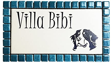 GUIZZO Creart - Plaque personnalisée Noms / Via en céramique, plaque modifiable avec cadre mosaïque, porte d'entrée avec numéro civique extérieur, fabriquée en Italie, 17 x 9,5 cm, crème/vert foncé