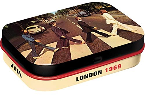 Nostalgic-Art Retro Pillendose, 4 x 6 x 1,6 cm, Fab4 – Abbey Road – Geschenk-Idee für Beatles-Fans, mit Pfefferminz-Dragees, Vintage Design