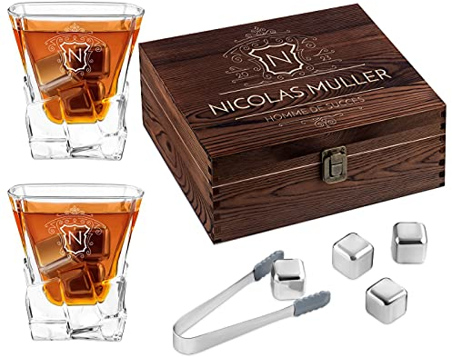 Maverton 8 Pierres à Refroidissement & 2 Verres Gravés 250 ML dans la Boîte Personnalisée en Bois - Cadeau Homme - Cadeau Anniversaire Homme - Cadeau Personnalisé pour Connaisseurs - Simplicité